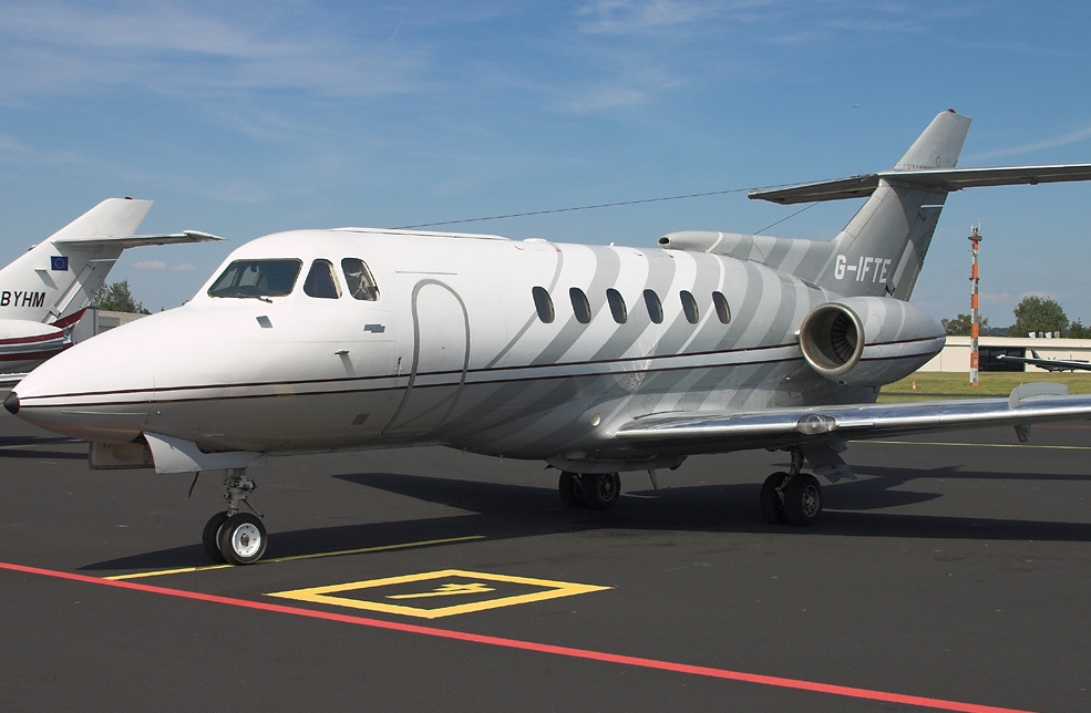 Picture-of-Hawker 700B-Aircraft gallery